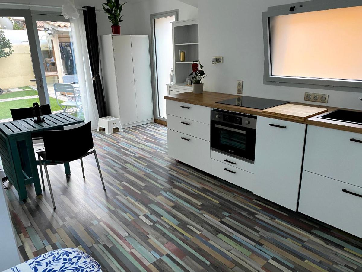 Le 9Ieme Entracte Hotell Marseille Eksteriør bilde